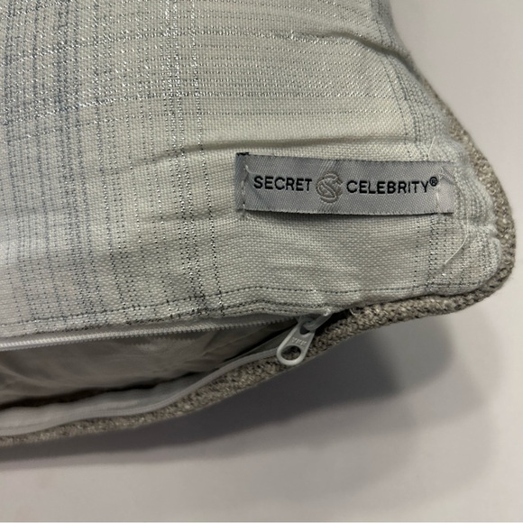 Secret Celebrity Embroidered Glitter Throw Pillow 18x18” Christmas Snow ThemeEUC - Picture 9 of 10